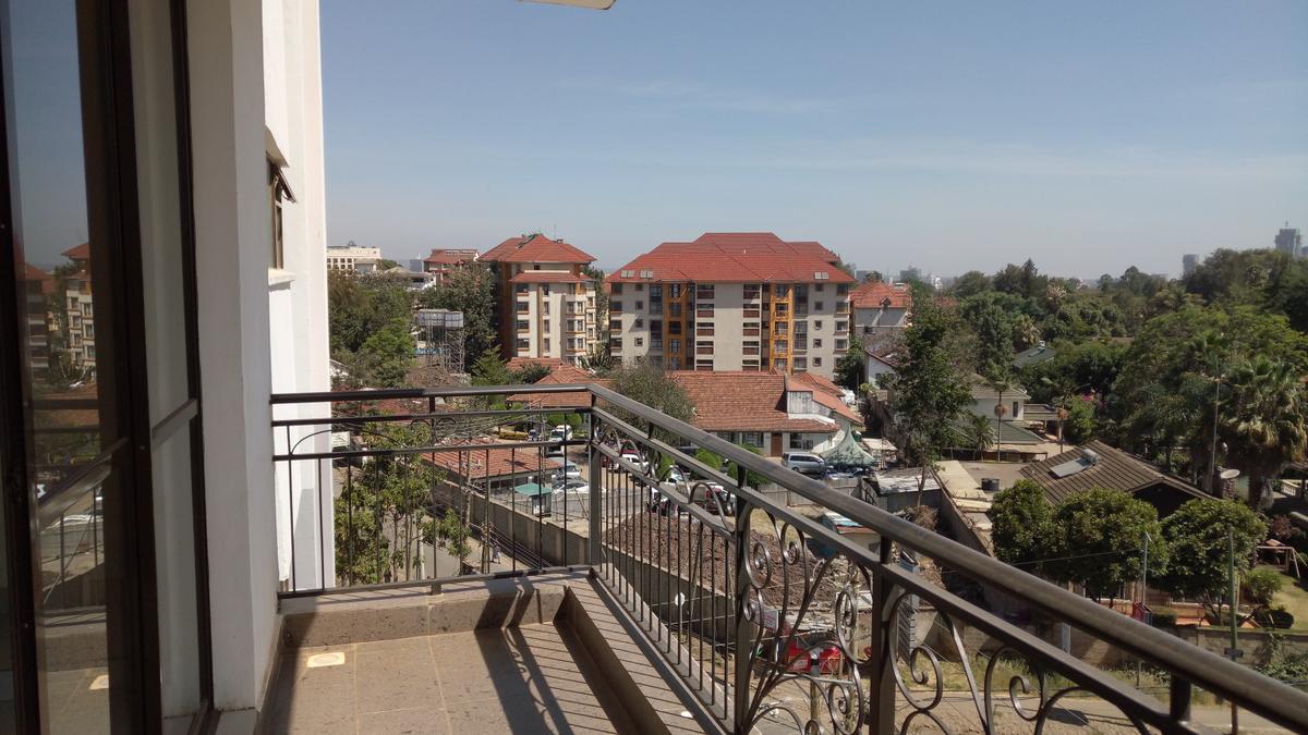 3 Bed Apartment with En Suite at Kilimani Estate Nairobi - 5