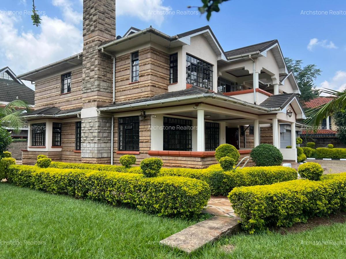 5 Bed House with En Suite in Runda - 1