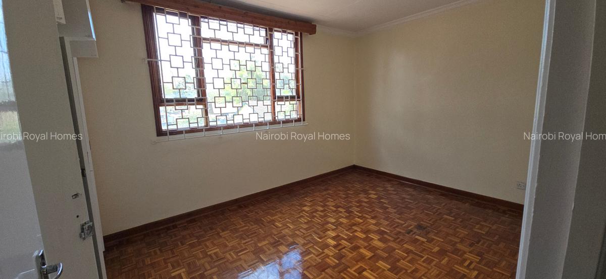 5 Bed Townhouse with En Suite at Lavington Road - 19