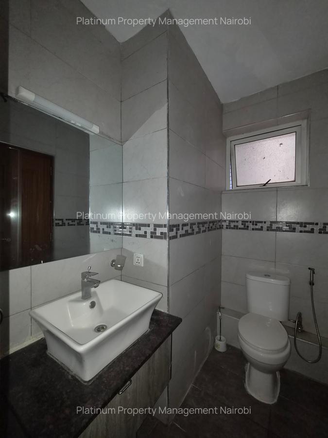 4 Bed Apartment with En Suite at 3Rd Parklands - 17