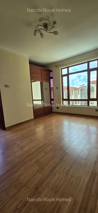 5 Bed Townhouse with En Suite at Lavington Green - 15