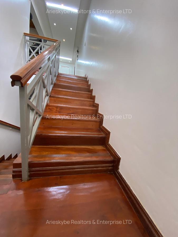 6 Bed Townhouse with En Suite in Kitisuru - 8
