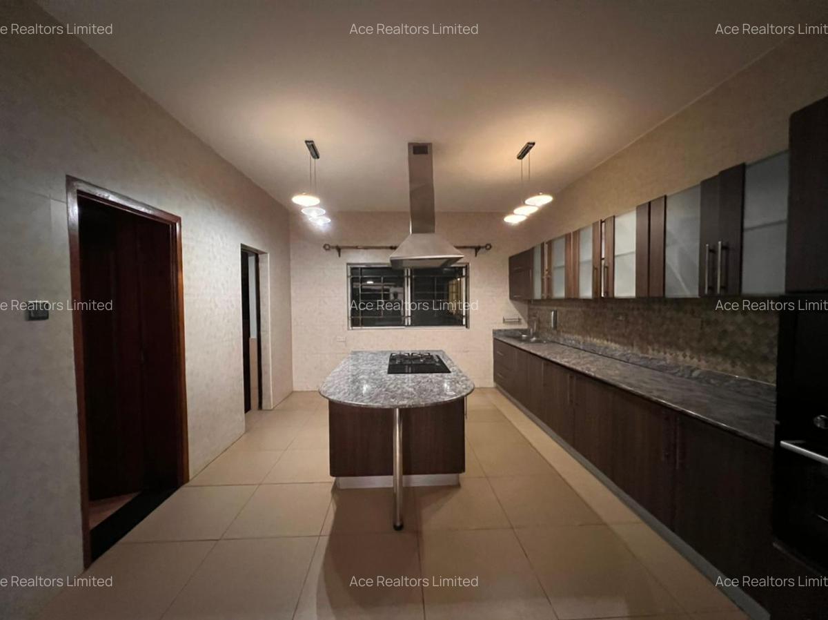 3 Bed Apartment with En Suite at Gatundu Road - 5