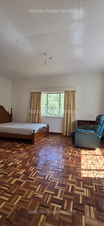 5 Bed House with En Suite at Kyuna Crescent - 13