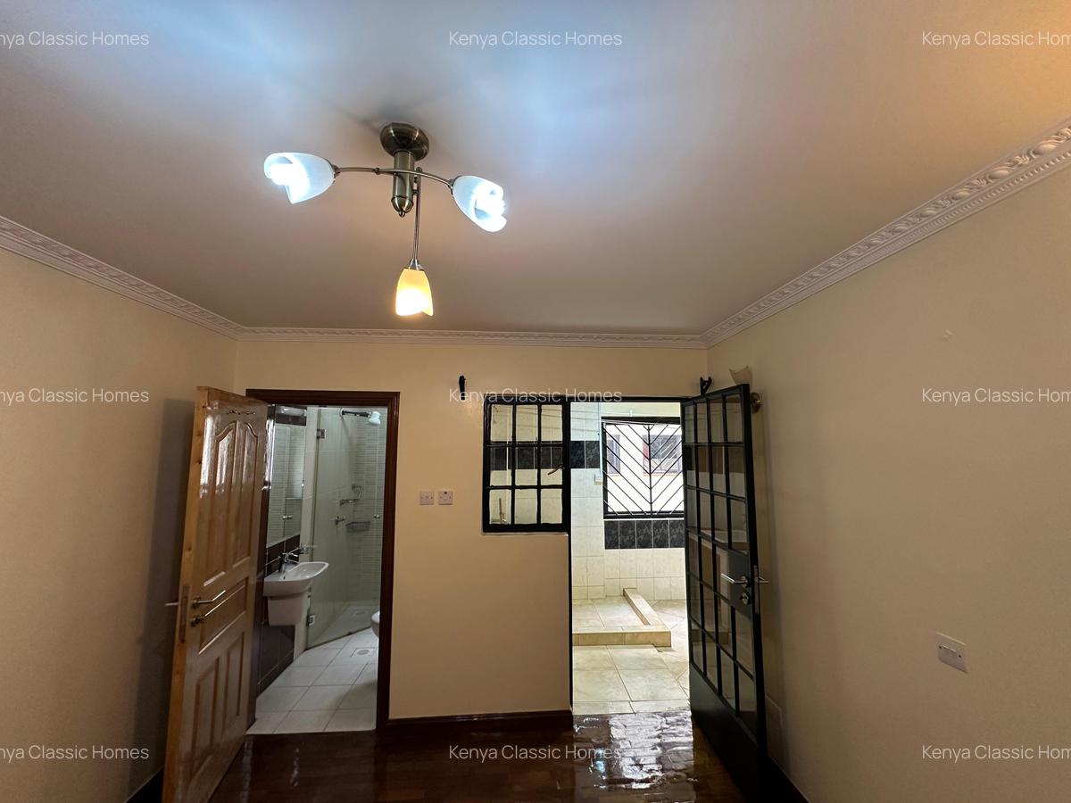 3 Bed Apartment with En Suite at Lavington - 8