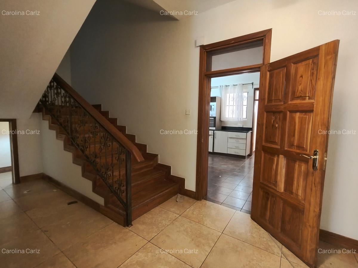 5 Bed Townhouse with En Suite at Spring Valley - 6