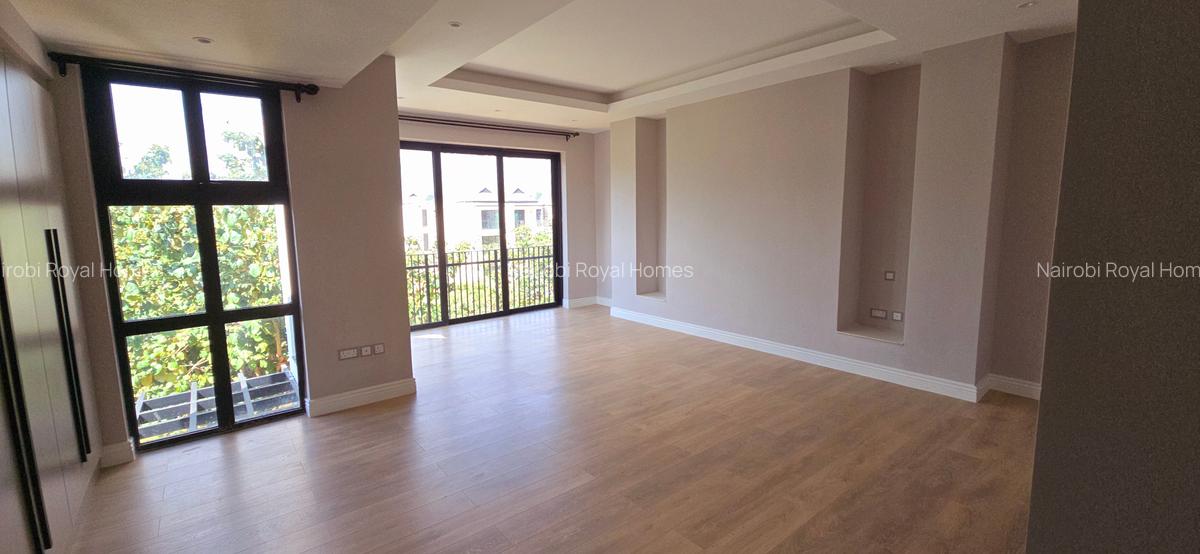 4 Bed House with En Suite at Palm Valley - 7