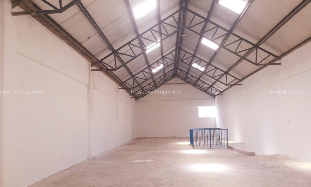 8,000 ft² Warehouse with Backup Generator in Eastern ByPass - 3