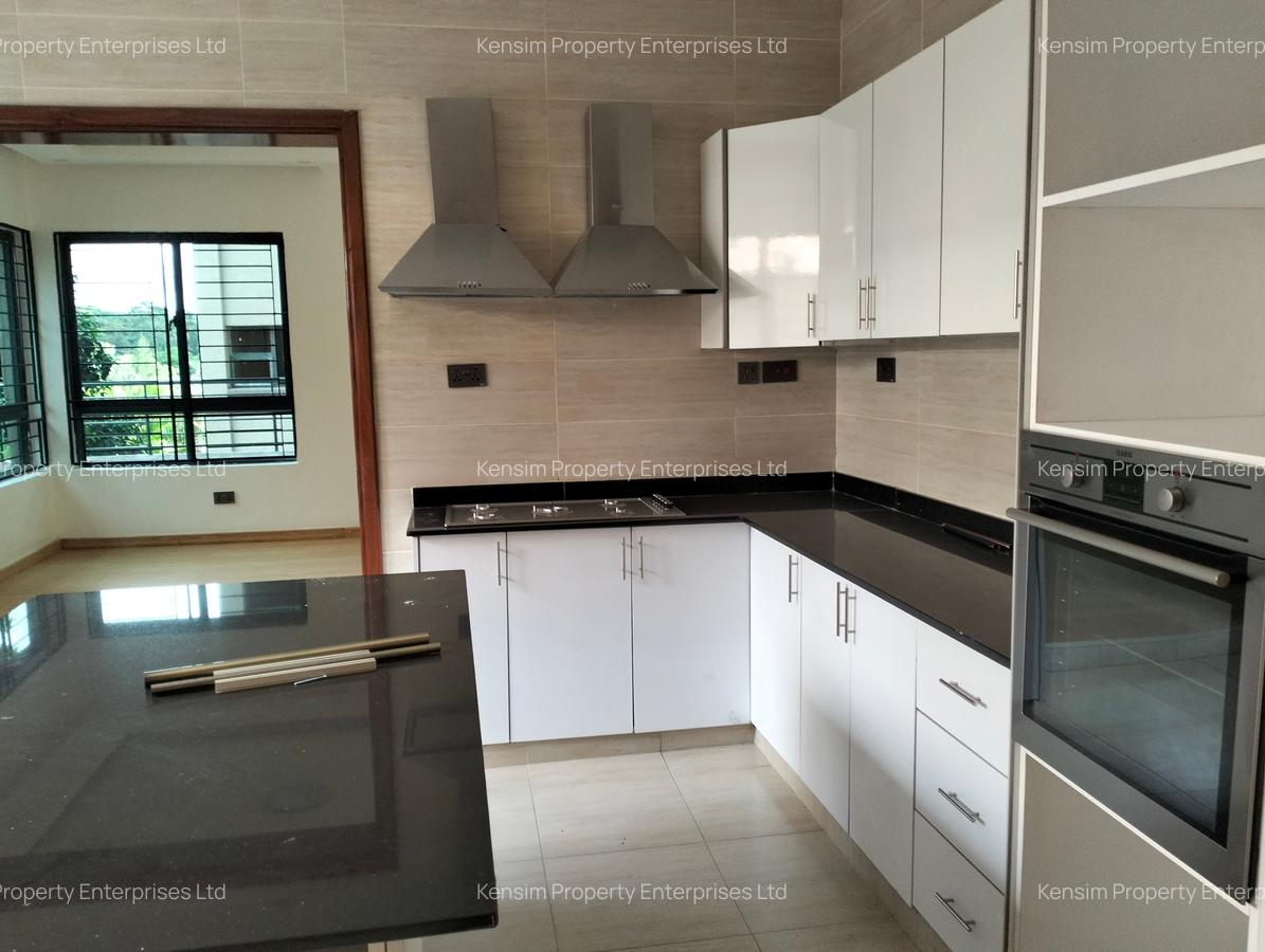 5 Bed Townhouse with En Suite in Lavington - 4