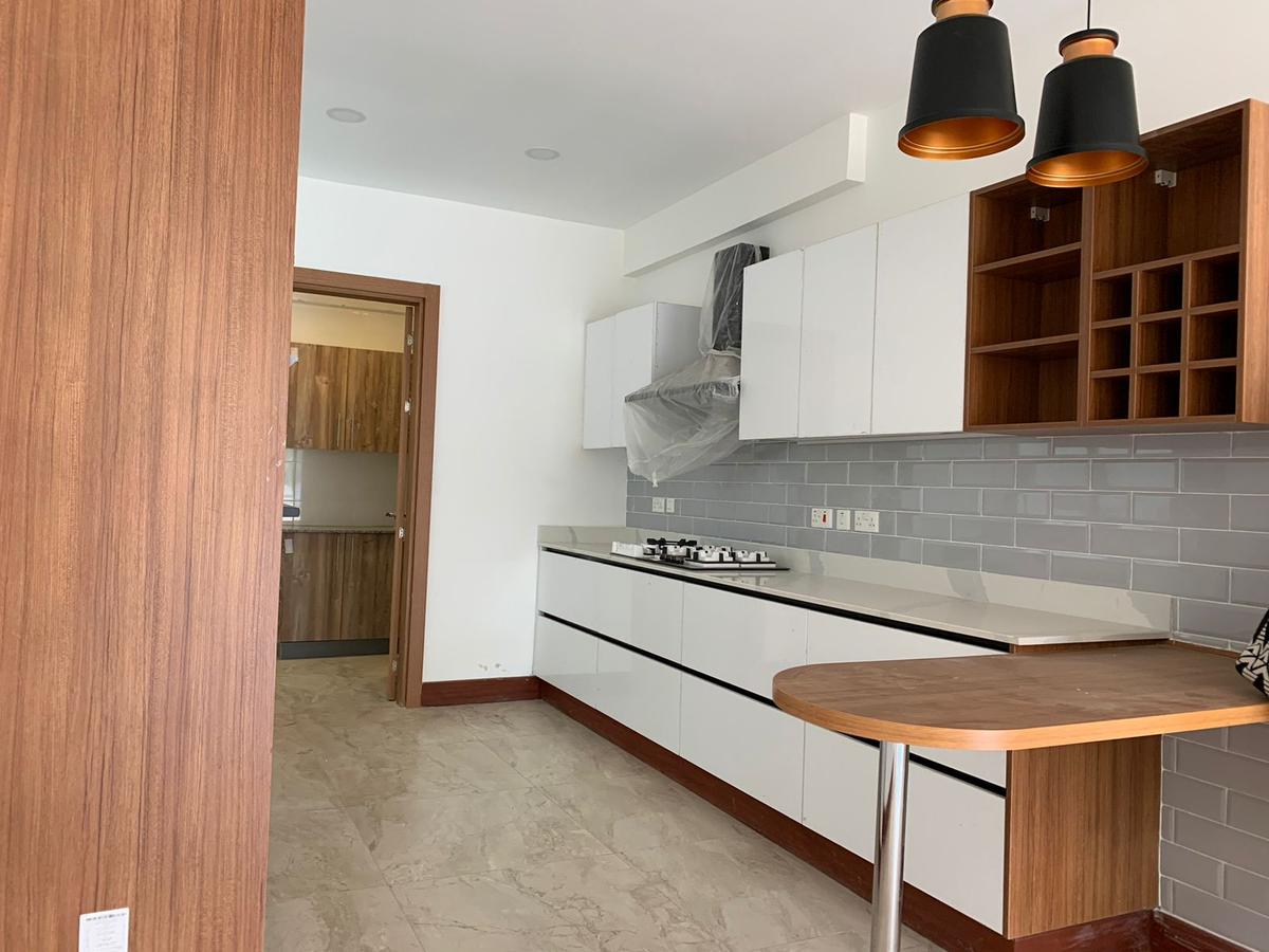 3 Bed Apartment with En Suite in Westlands Area - 12