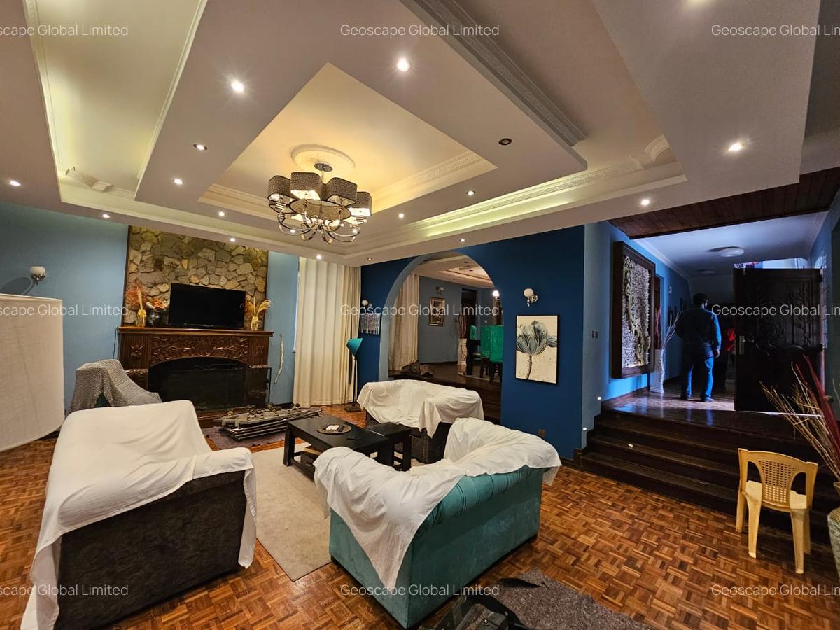 5 Bed House with En Suite in Runda - 3