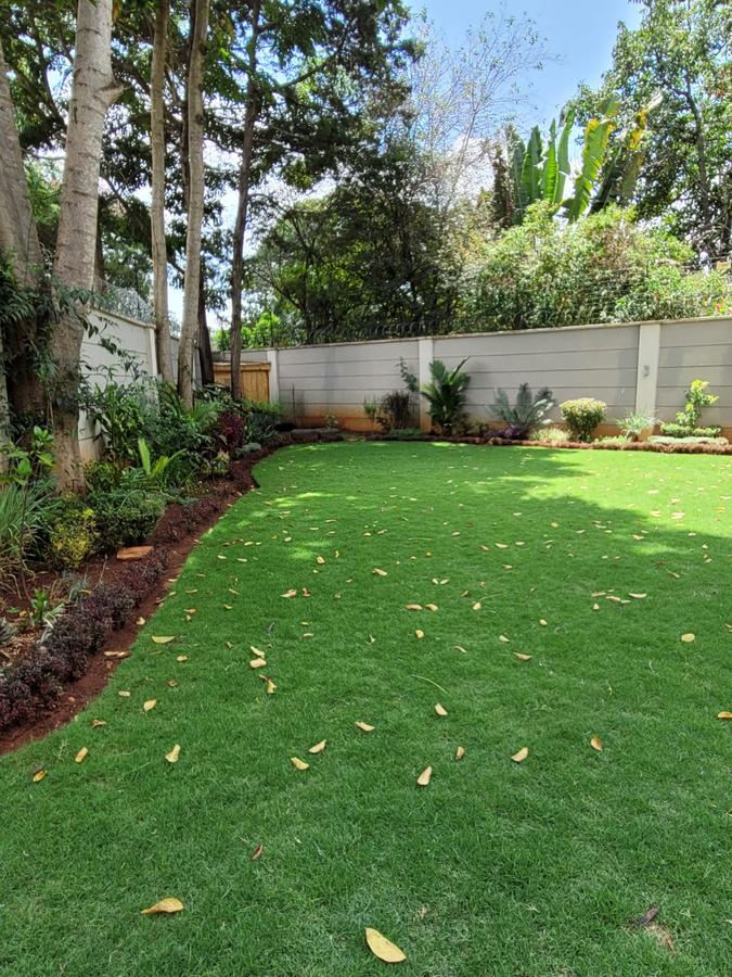 5 bed villa with en suite at lavington
