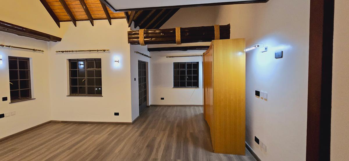 4 Bed Townhouse with En Suite at Othaya Road - 5