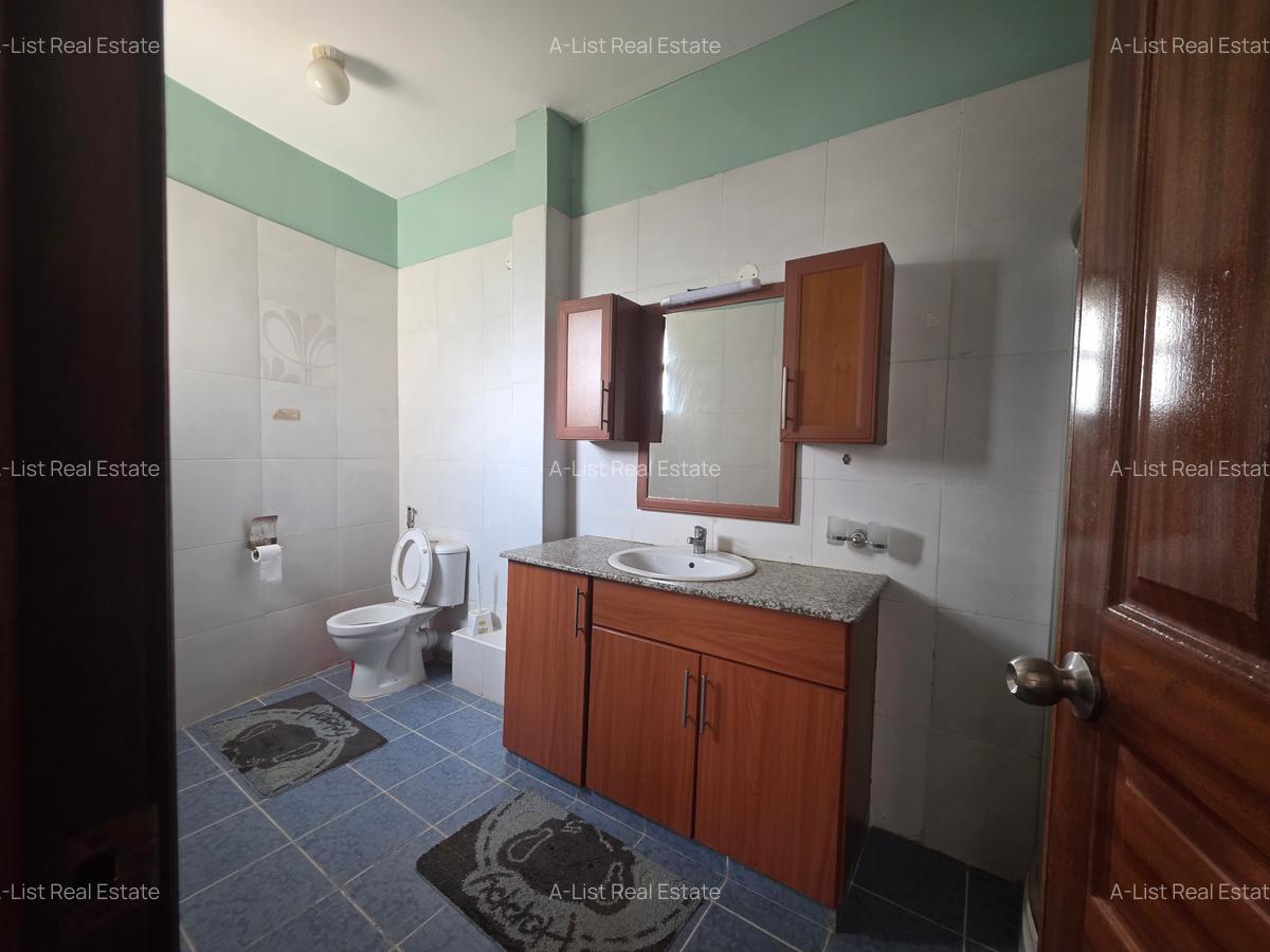 4 Bed Apartment with En Suite at Hendred Avenue - 11