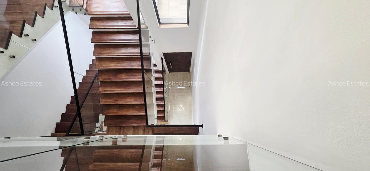 6 Bed Villa with En Suite in Lavington - 20