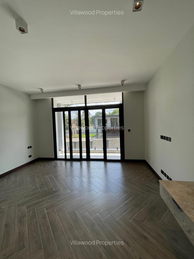 6 Bed Villa with En Suite in Nyari - 10