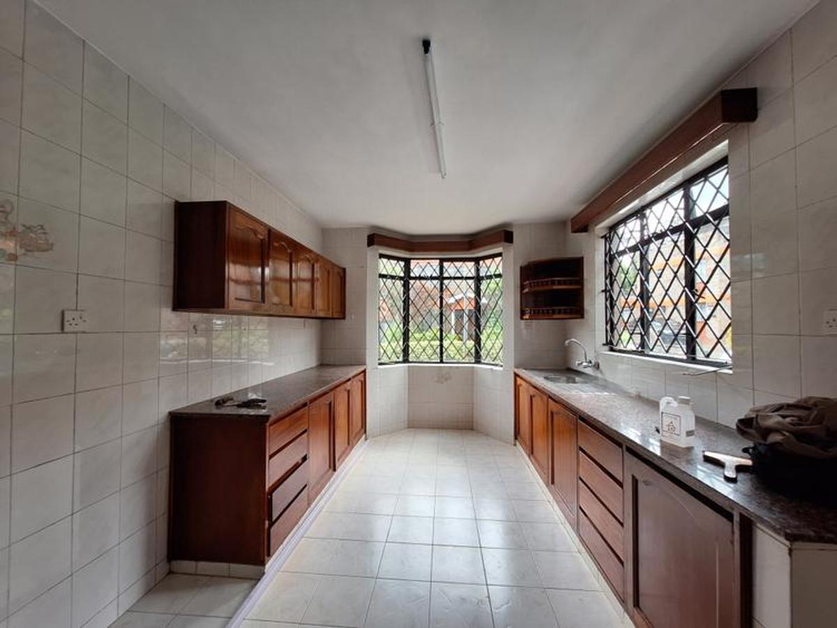 4 Bed Townhouse with En Suite at Lavington Green - 4