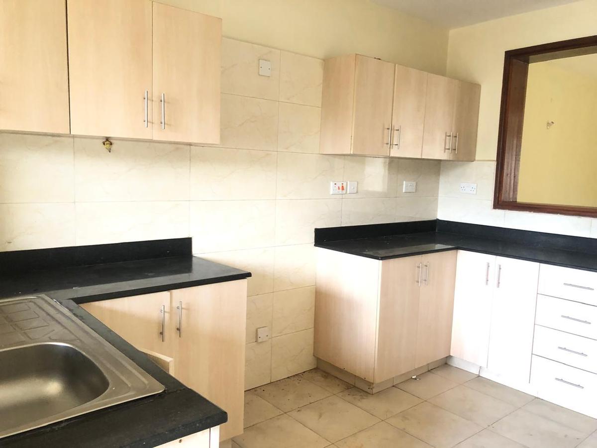 3 Bed Apartment with En Suite in Parklands - 11