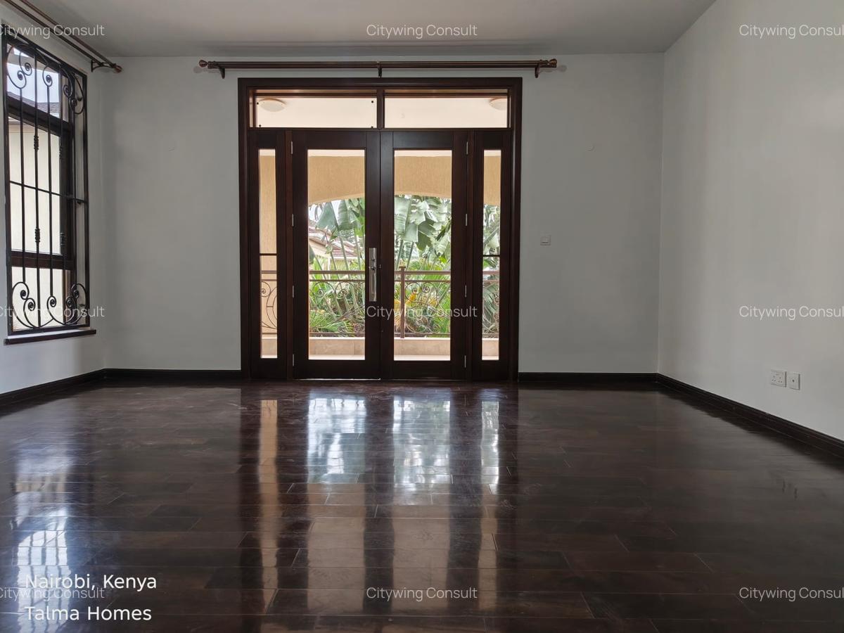 5 Bed Townhouse with En Suite at Lavington Green - 19