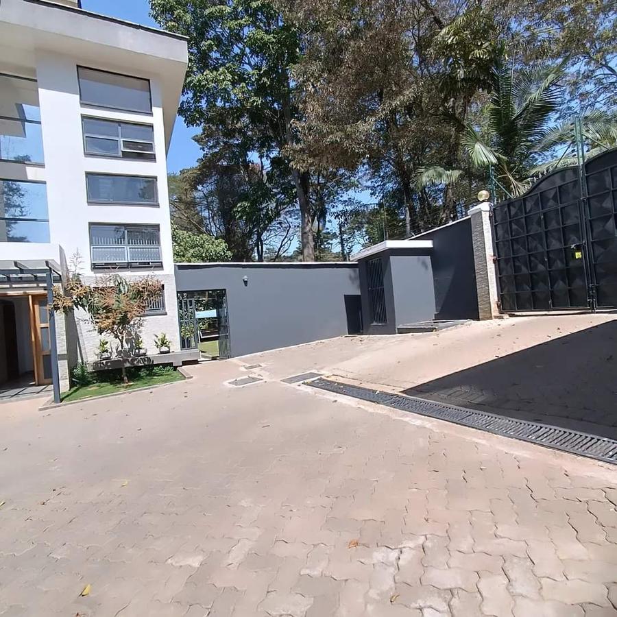 5 Bed Villa with En Suite at Lavington - 3