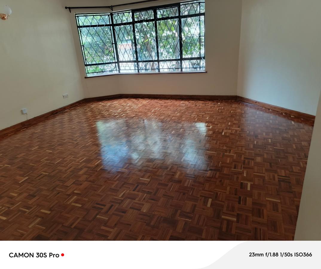 4 Bed Apartment with En Suite at Lavington - 12 4 Bed Apartment with En Suite at Lavington - 12