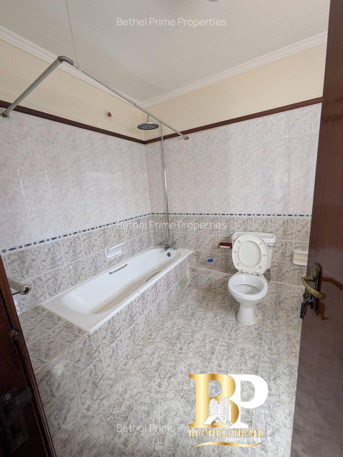 5 Bed Townhouse with En Suite in Spring Valley - 11