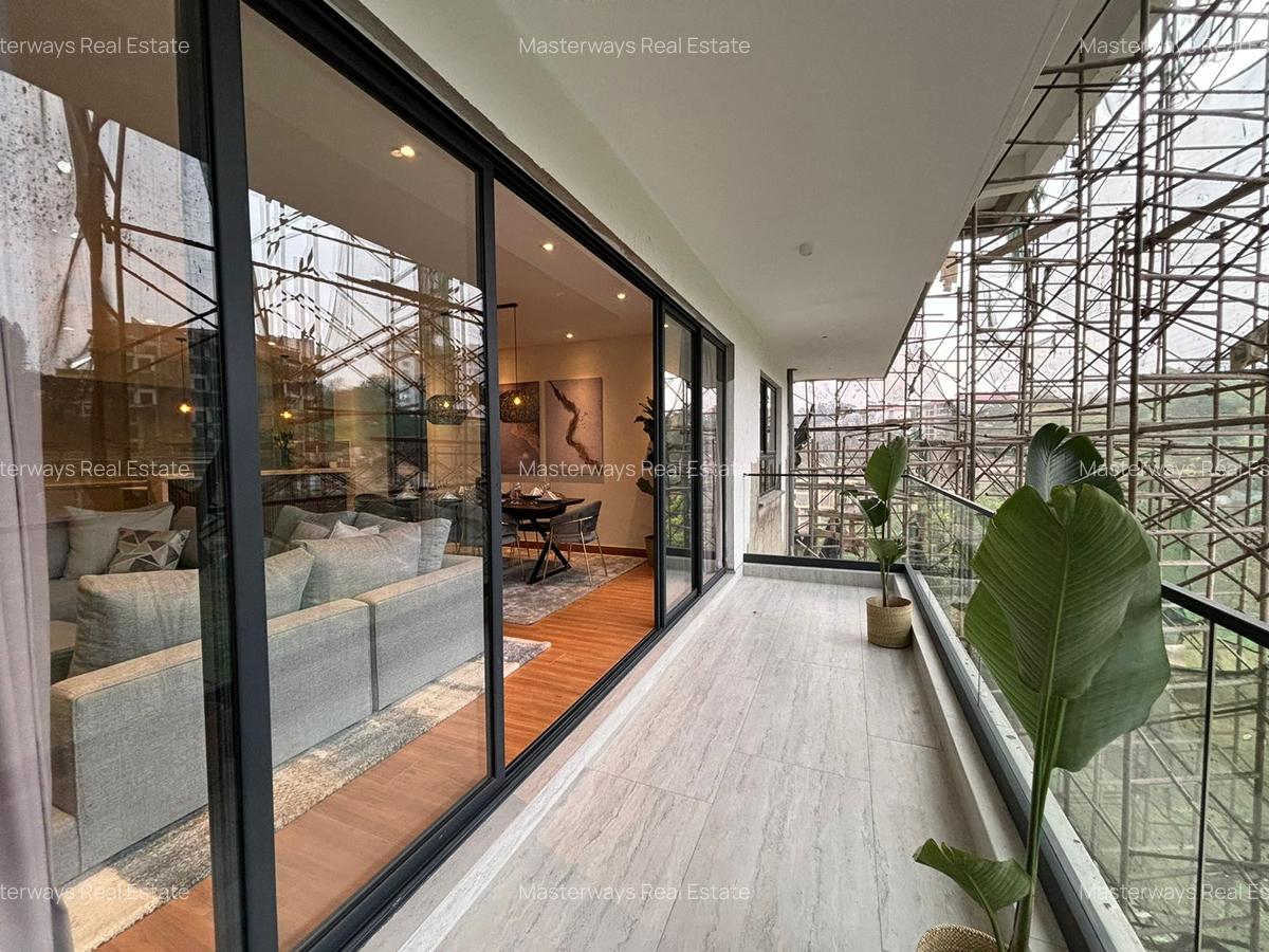 3 Bed Apartment with En Suite in Riverside - 4