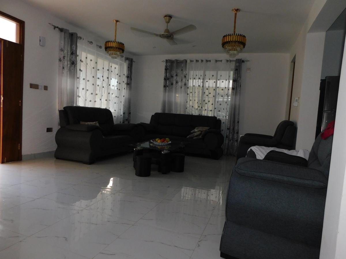 4 Bed House with En Suite at Bamburi - 6