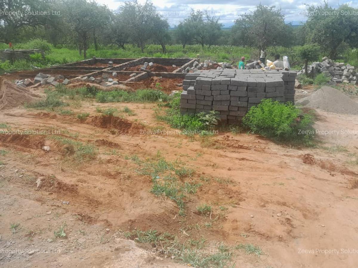 Land in Namanga - 10