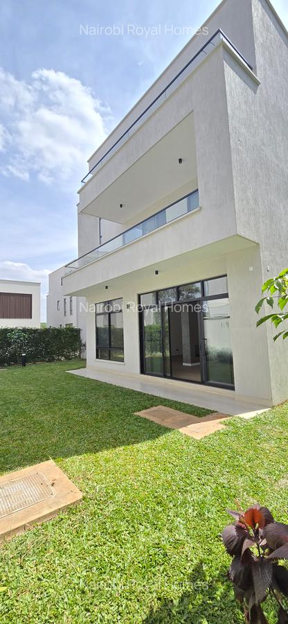 5 Bed Townhouse with En Suite at Lavington Green - 10