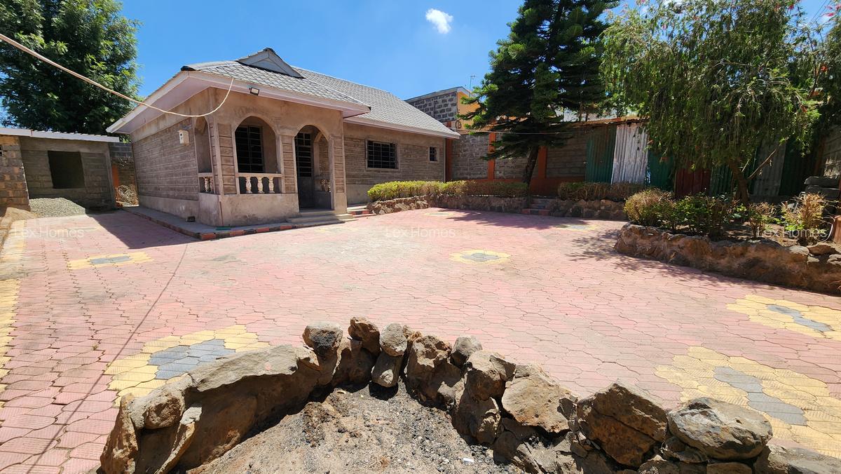 3 Bed House with En Suite at Acacia - 1