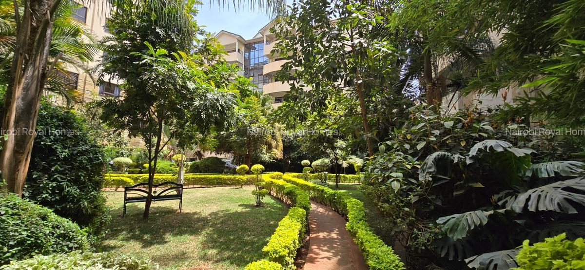 3 Bed Apartment with En Suite at Lavington Green Garden - 19