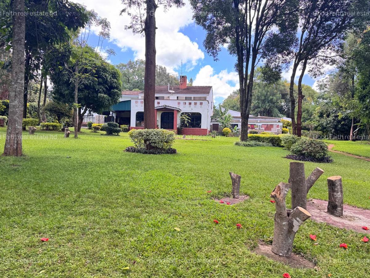 5 Bed House with En Suite in Runda - 17