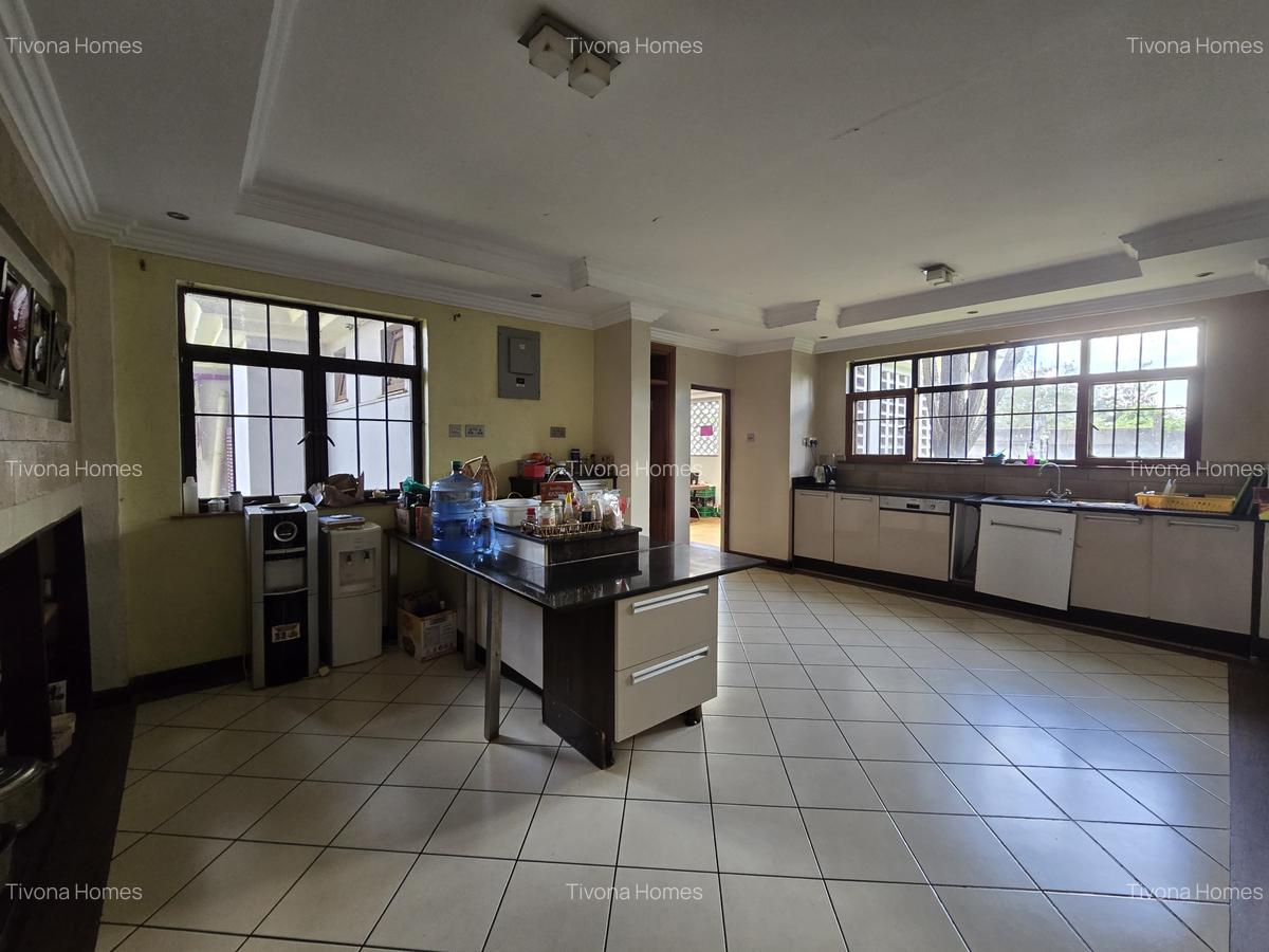 4 Bed House with En Suite in Runda - 7