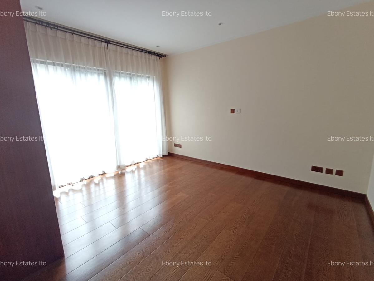 5 Bed Townhouse with En Suite in Lavington - 11