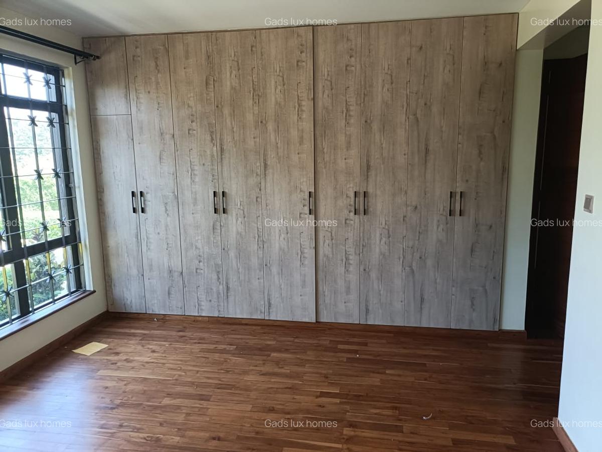 4 Bed Townhouse with En Suite at Runda - 14