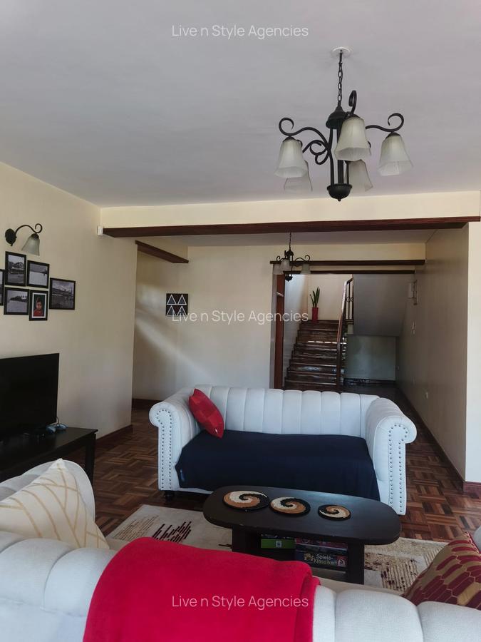 5 Bed House with En Suite in Runda - 3