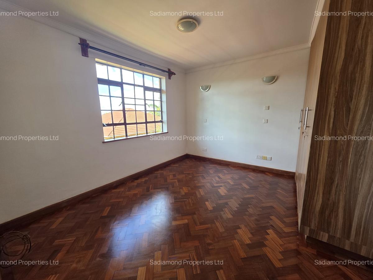 4 Bed Townhouse with En Suite in Kitisuru - 10