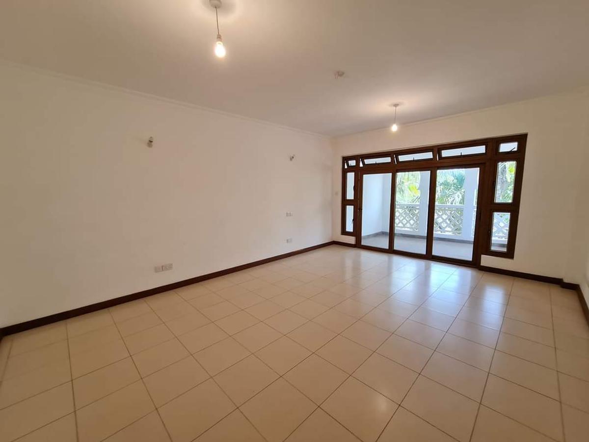 4 Bed Townhouse with En Suite at Mt Kenya Road Nyali - 7