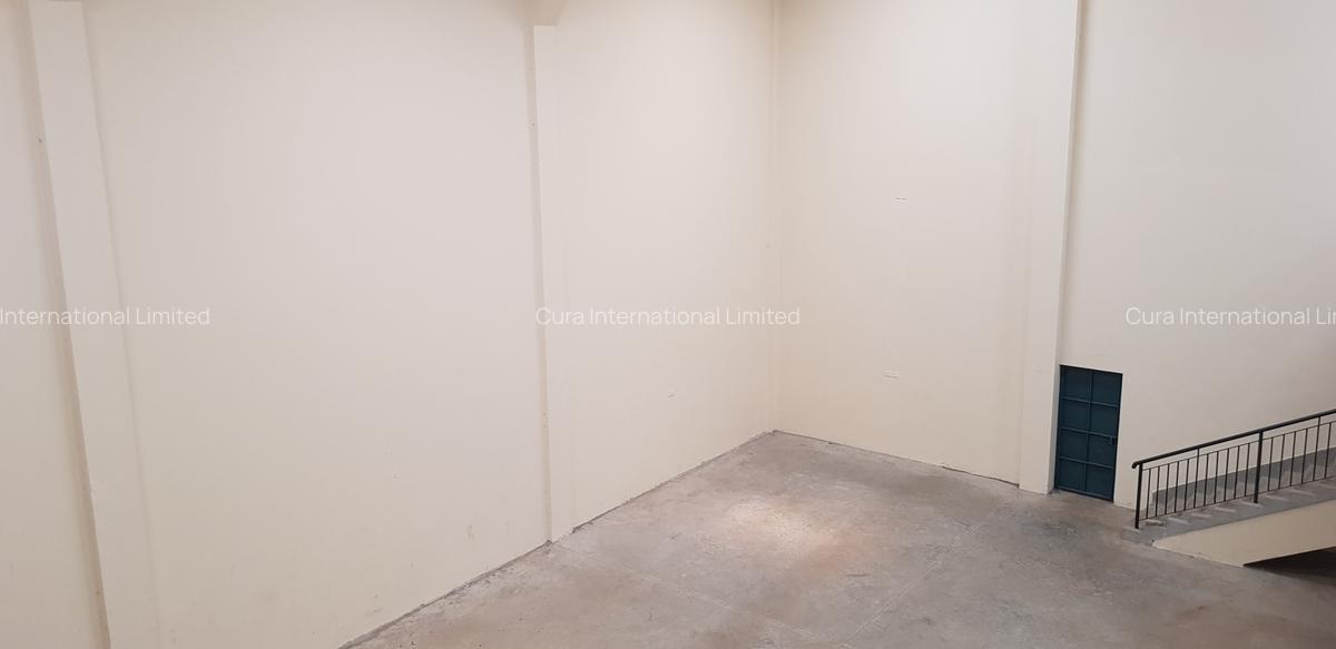 6,200 ft² Warehouse in Industrial Area - 2