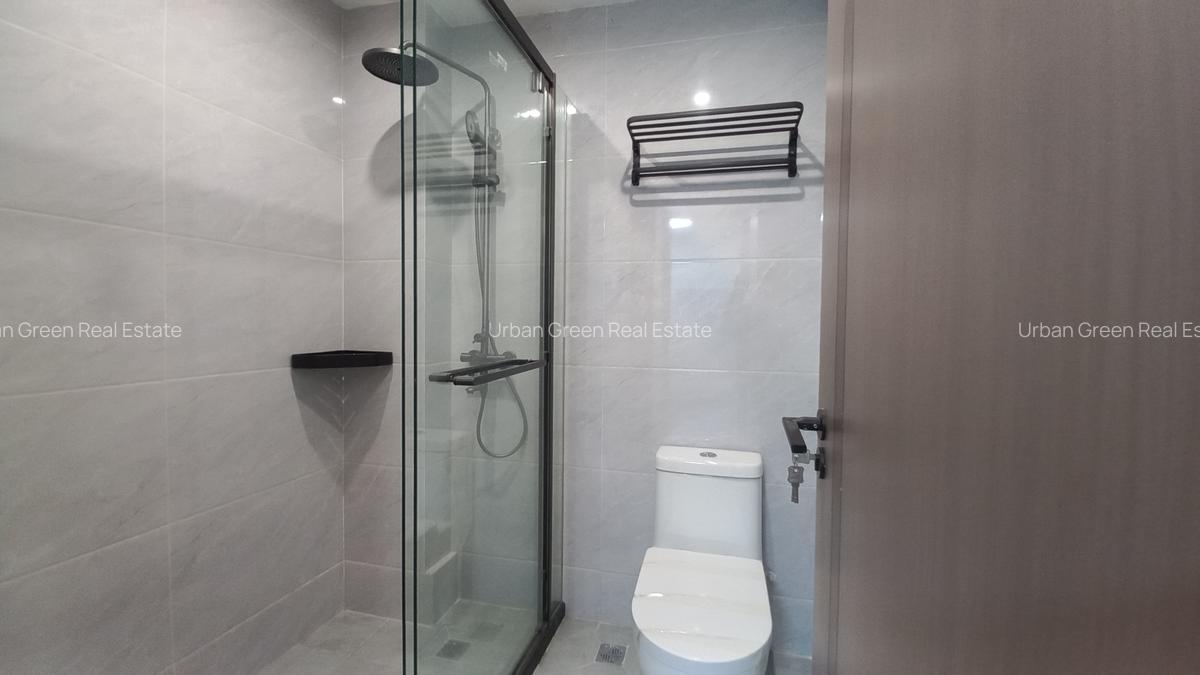 2 Bed Apartment with En Suite in Lavington - 10