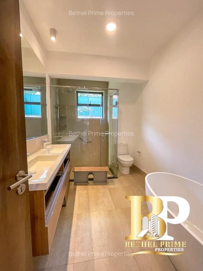 4 Bed Townhouse with En Suite in Rosslyn - 15