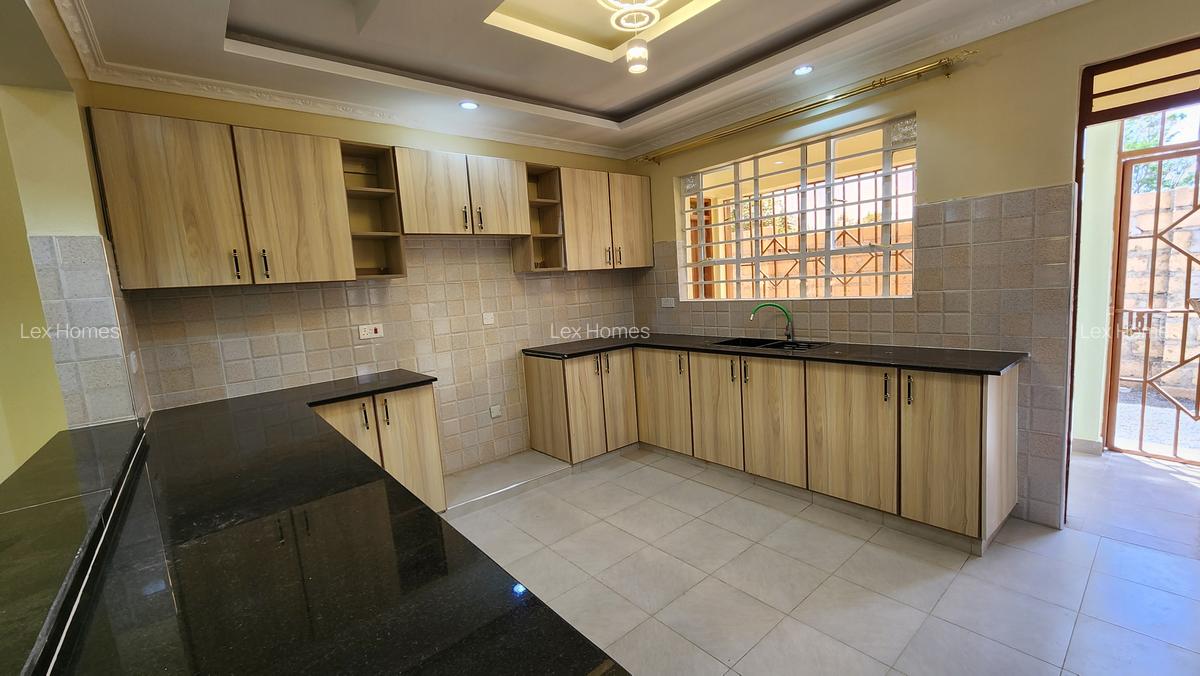 4 Bed House with En Suite at Rimpa Road - 8