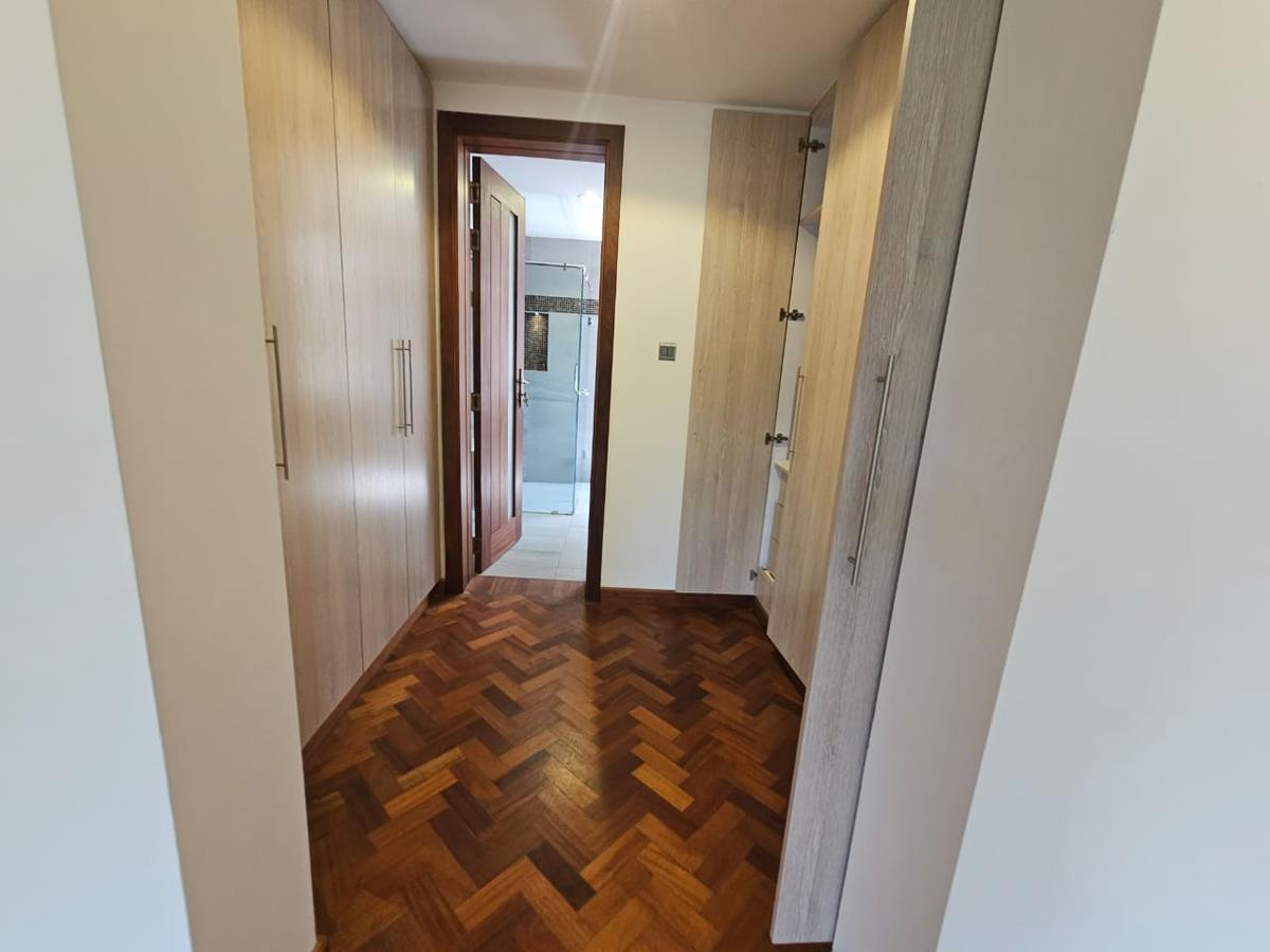5 Bed Villa with En Suite in Lavington - 7