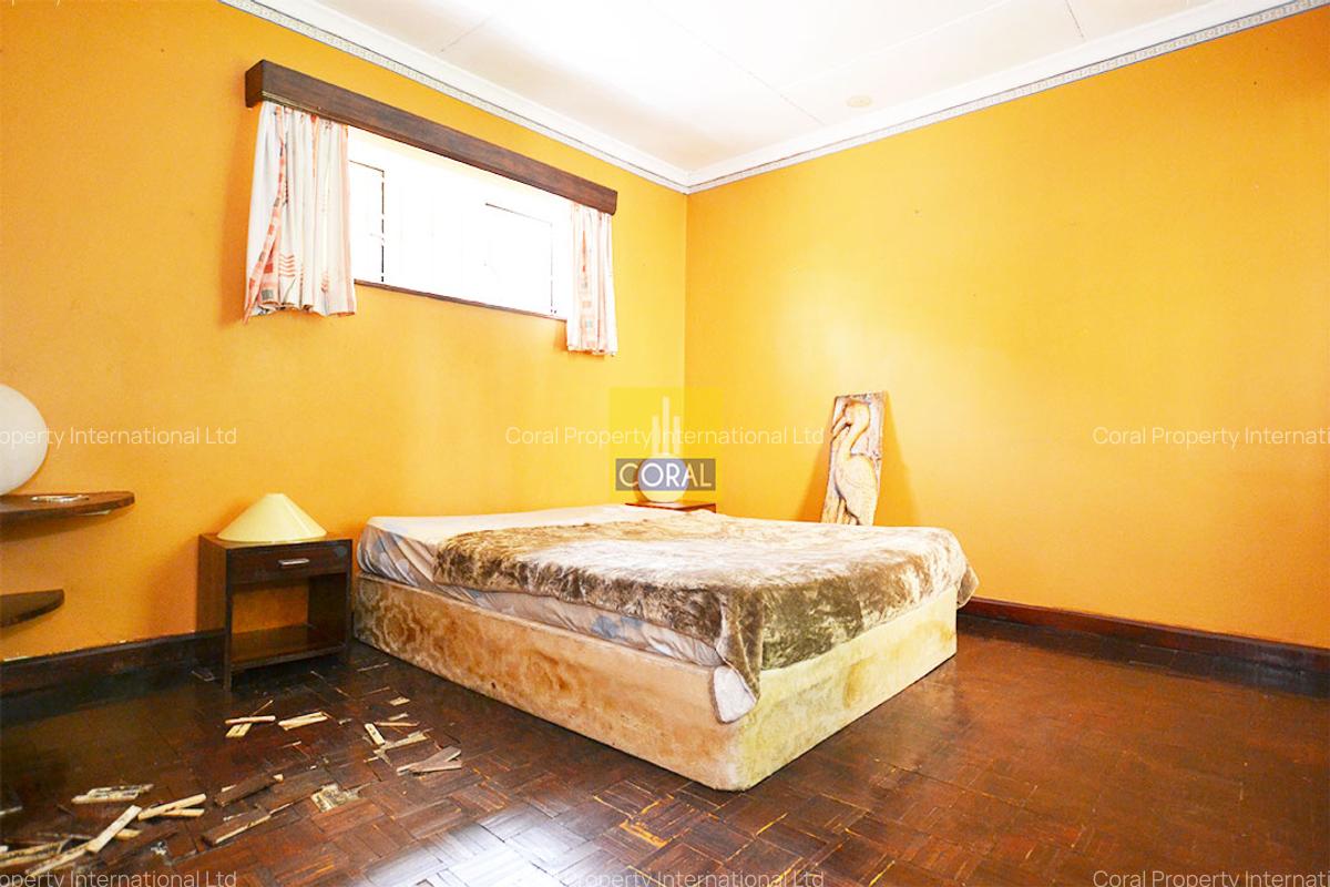 5 Bed House in Riverside - 11