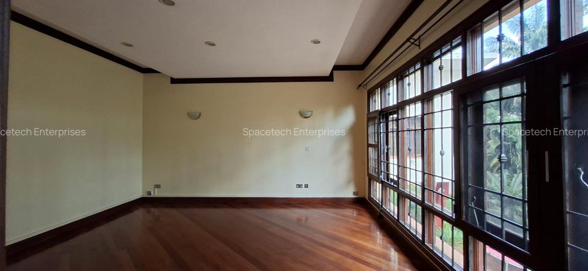 3 Bed House with En Suite in Hill View - 13