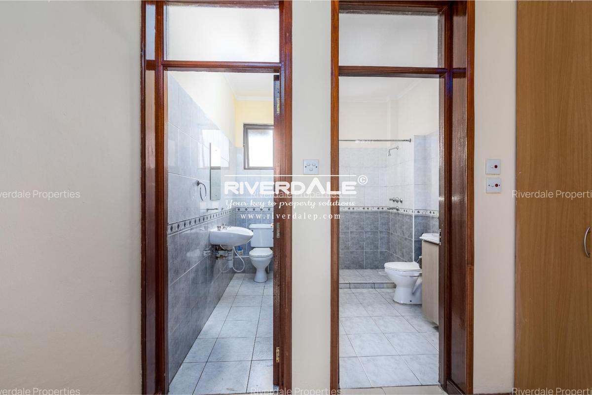 3 Bed Apartment with En Suite in Parklands - 12