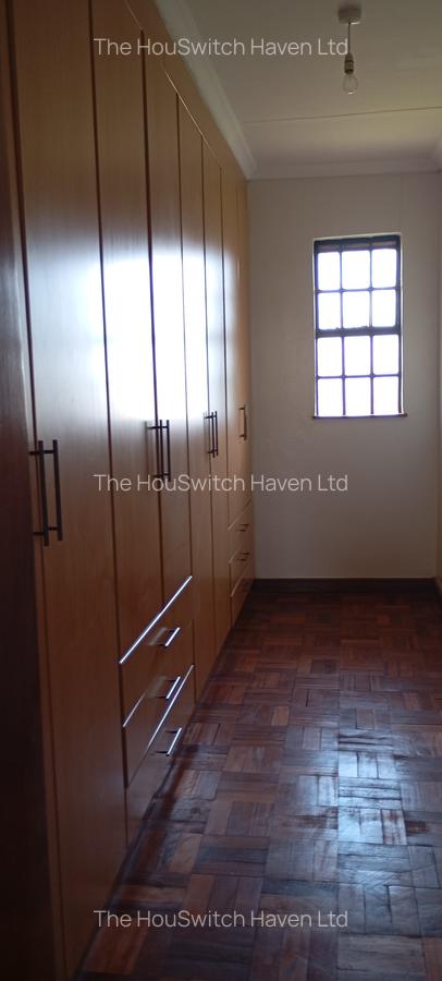 4 Bed House with En Suite at Off Glory Road - 15
