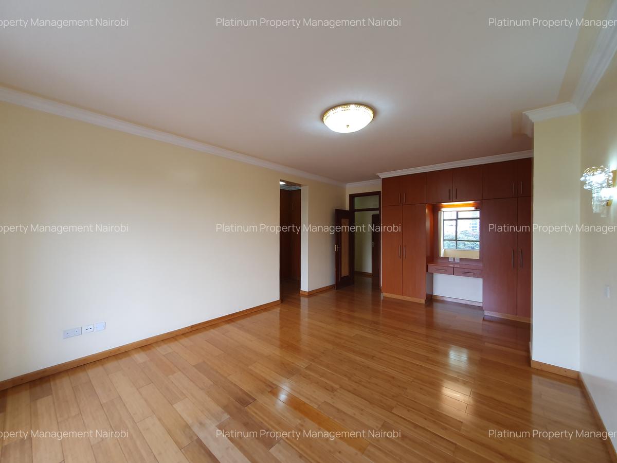 3 Bed Apartment with En Suite at 1St Parklands Avenue - 14