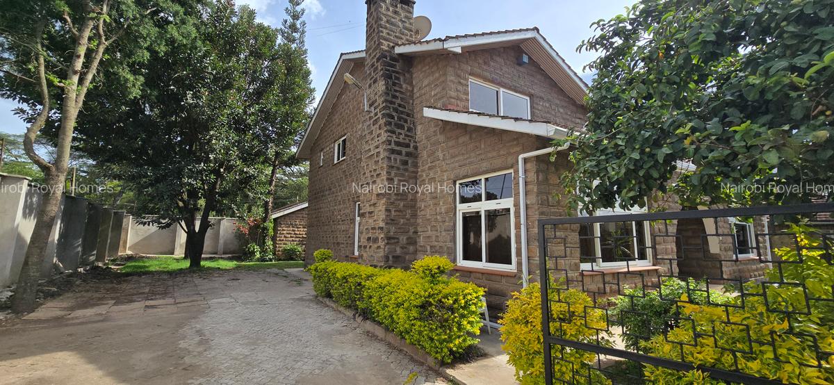 5 Bed Townhouse with En Suite at Lavington Green - 3